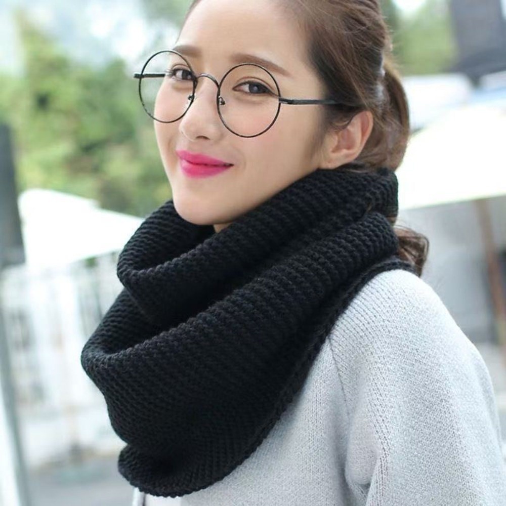 Infinity Scarf Knit - وشاح دافئ بلون موحد بتصميم حلقة