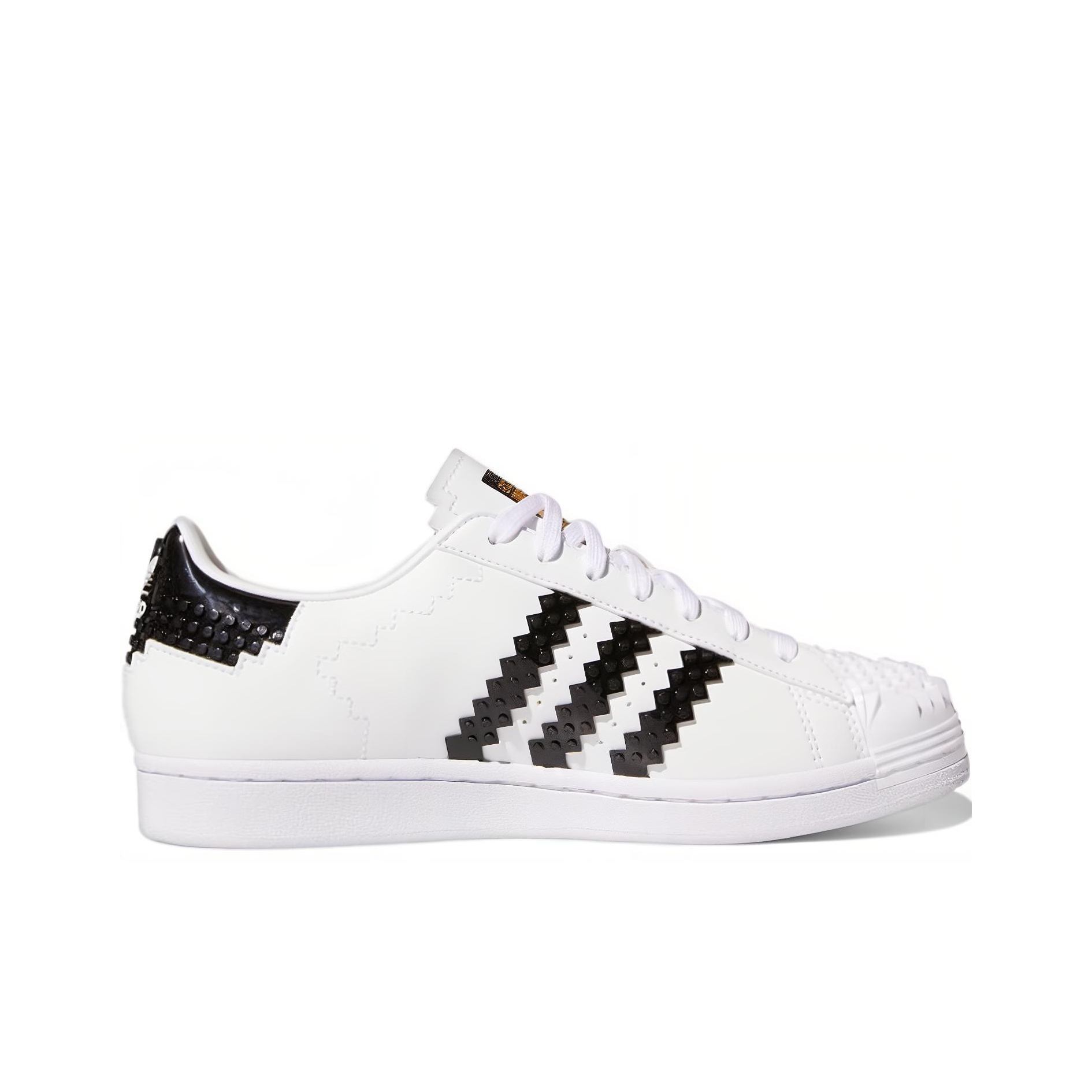 أحذية تزلج منخفضة الارتفاع من  - مراجعة Adidas Shoes Superstar وسعره