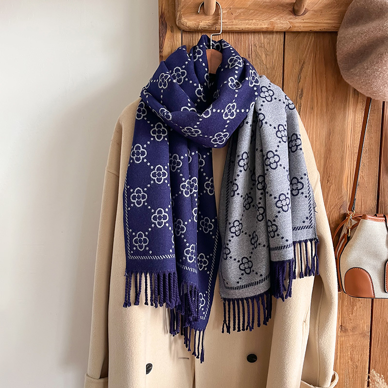 العلامات التجارية الجاكار تصمي - مراجعة Woven Scarf Blanket وسعره